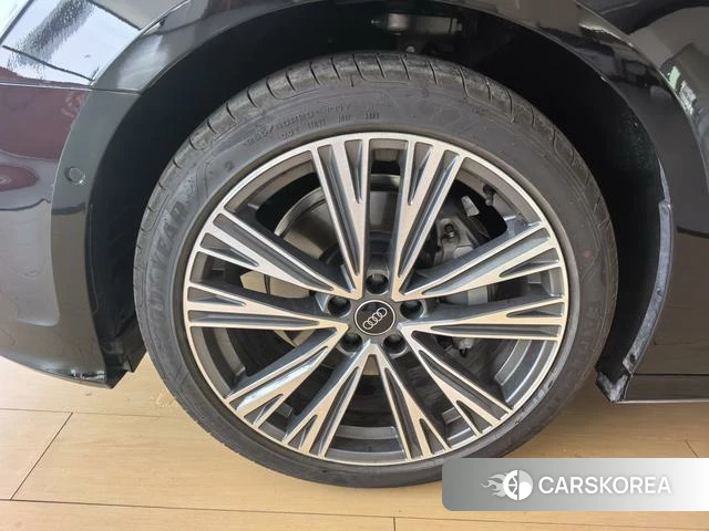 Audi A6L id 4328807 из Китая 24
