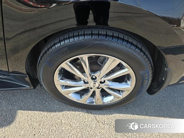 Kia The New Carnival id 3853334 из Кореи 18