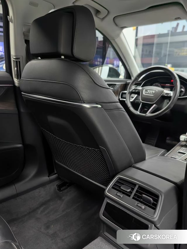 Audi A6L id 4259469 из Китая 14