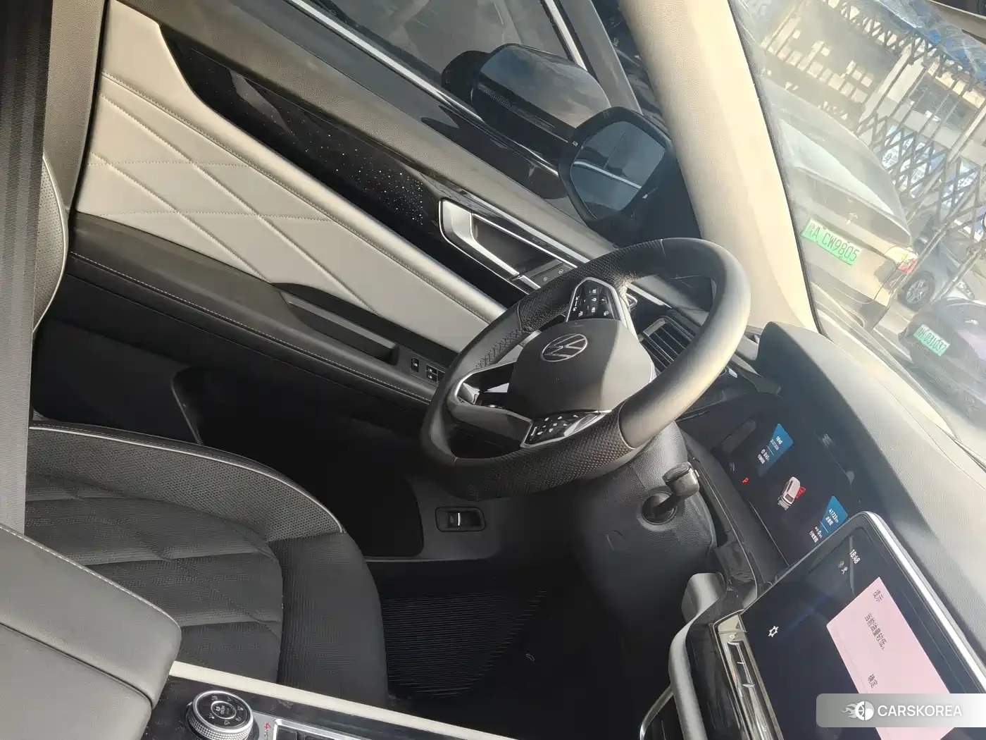 Volkswagen Touareg id 4628401 из Китая 8