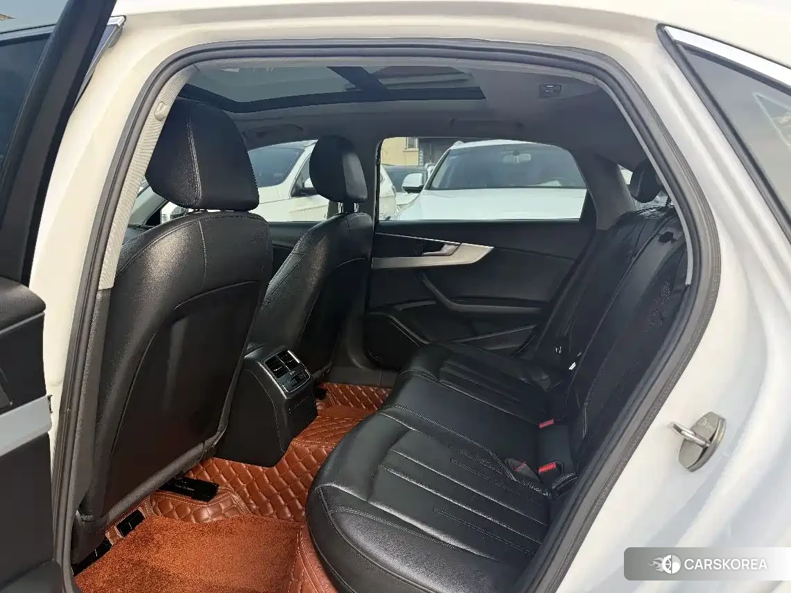 Audi A4L id 4565448 из Китая 9
