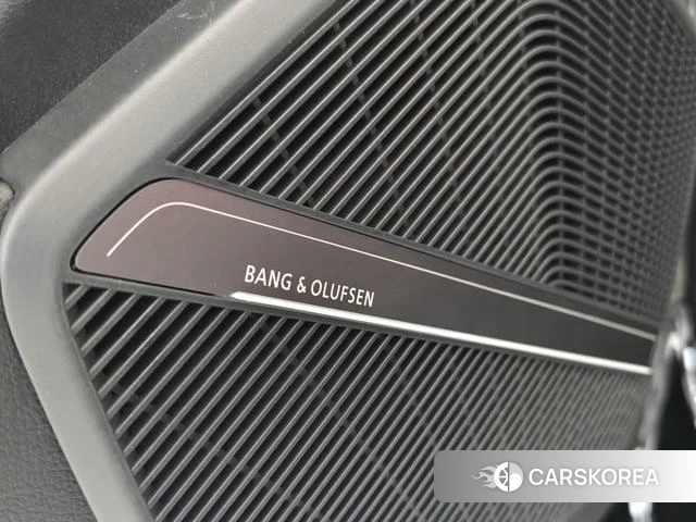 Audi SQ5 id 4273583 из Китая 21