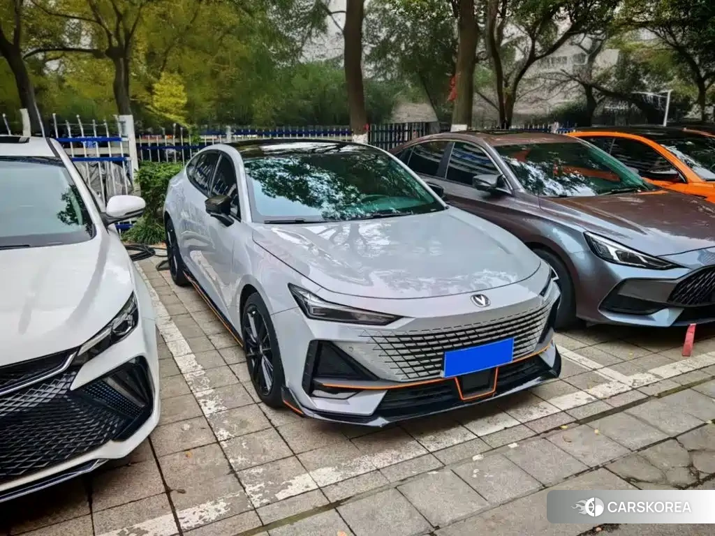 Chang'an UNI-V id 4600600 из Китая 13