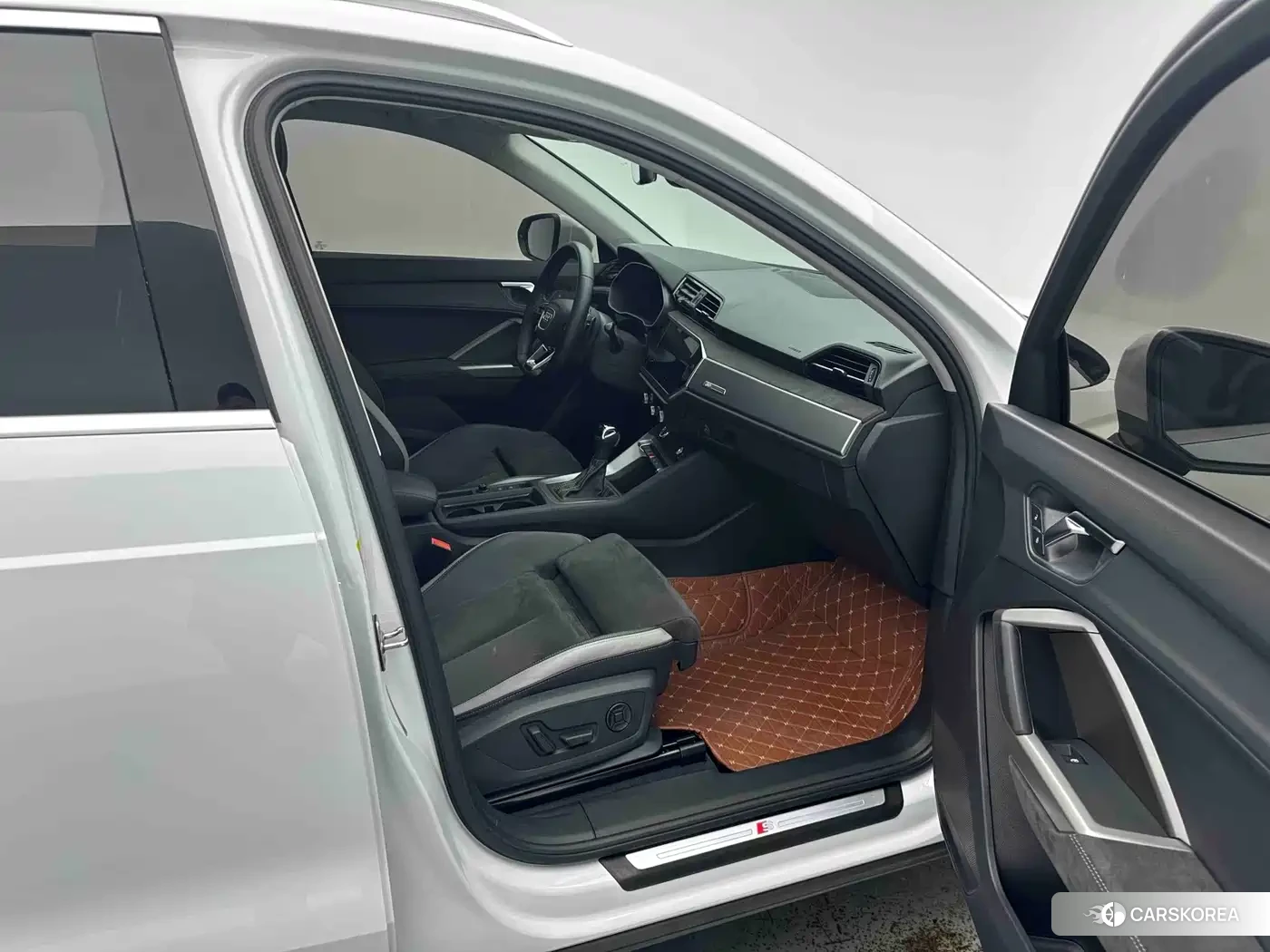 Audi Q3 id 4659795 из Китая 17