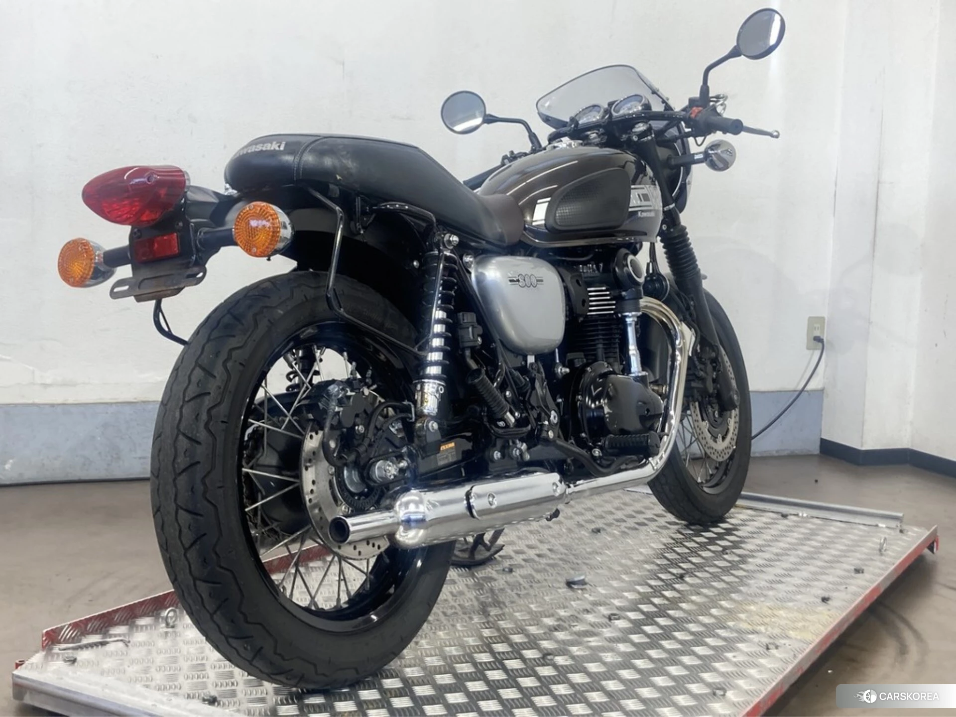 Kawasaki W800 CAFE id 4374266 из Японии 8