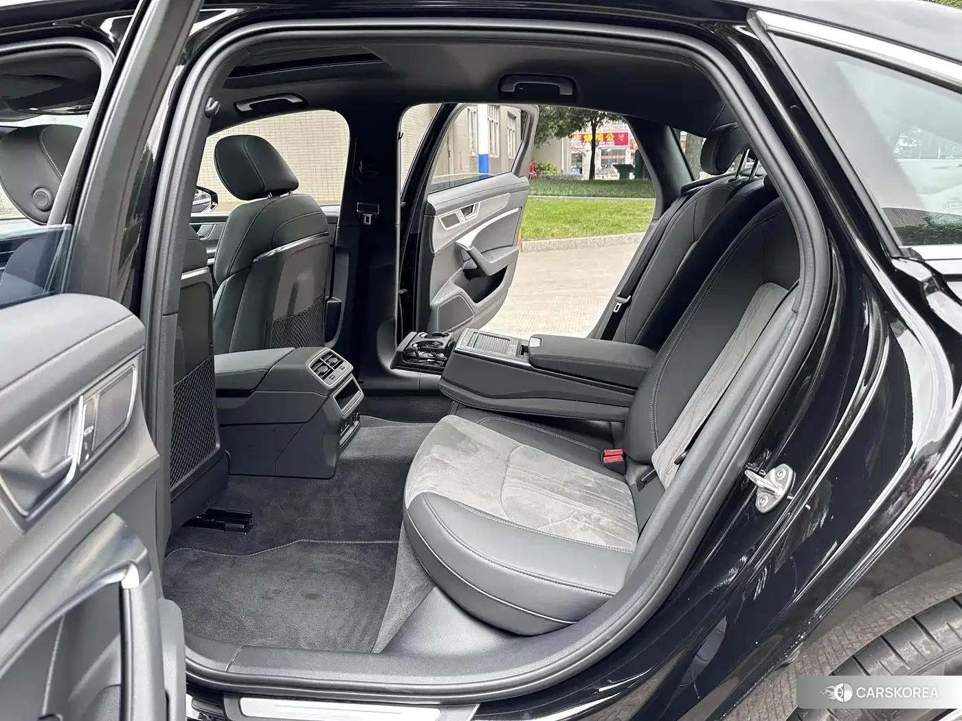 Audi A6L id 4599721 из Китая 8