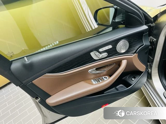 Mercedes-Benz E-class id 4359632 из Китая 18