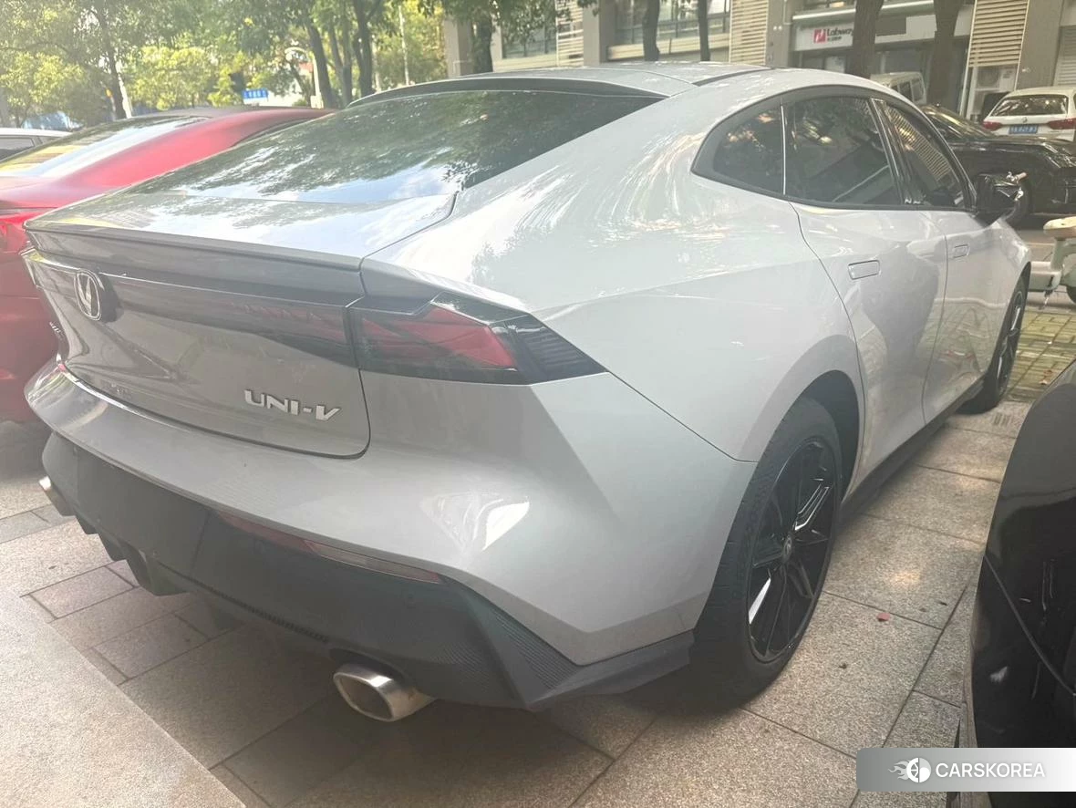 Chang'an UNI-V id 4504910 из Китая 12