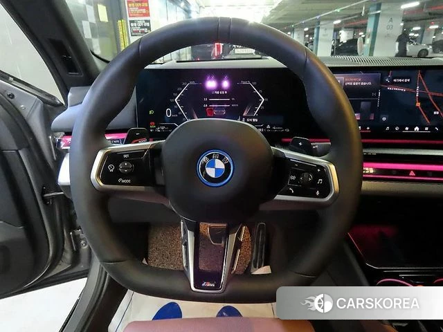 BMW 5 Series (G60) id 4298576 из Кореи 18