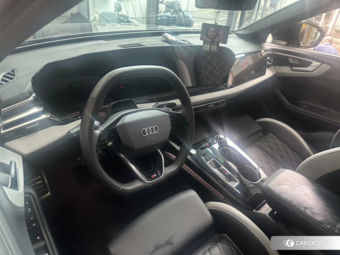 Audi A5L id 4487426 из Китая 8