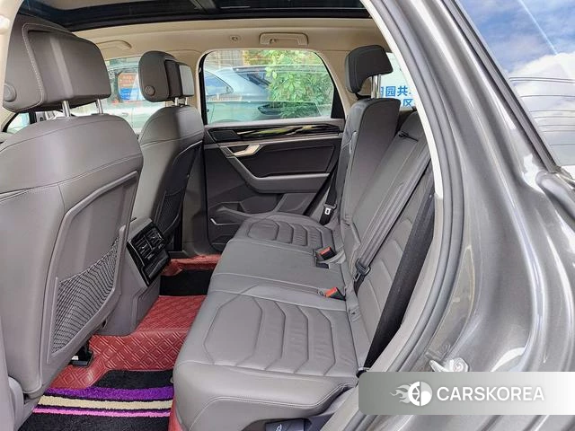 Volkswagen Touareg id 4290618 из Китая 8