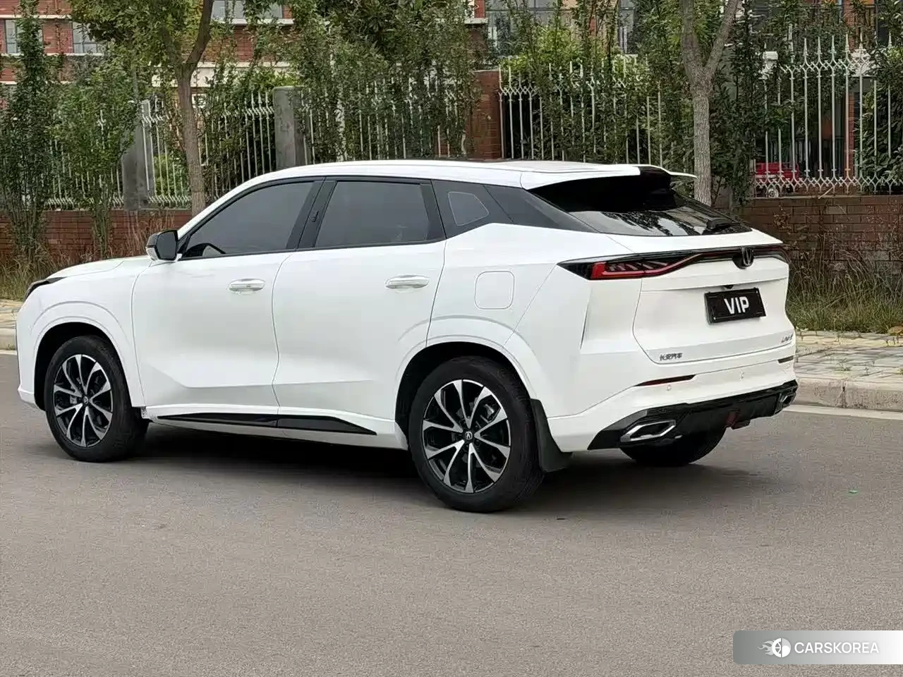Chang'an UNI-Z New Energy id 4600365 из Китая 10