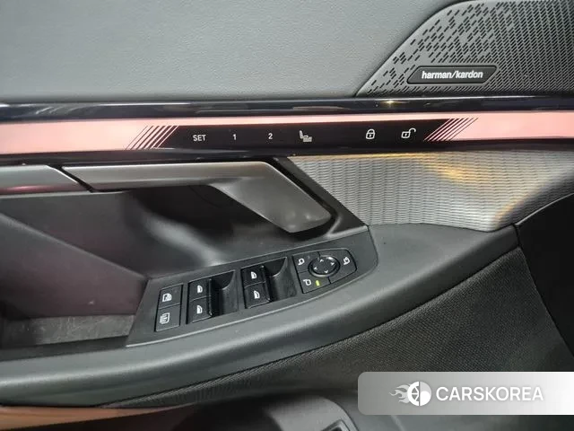 BMW 5 Series (G60) id 3457411 из Кореи 8