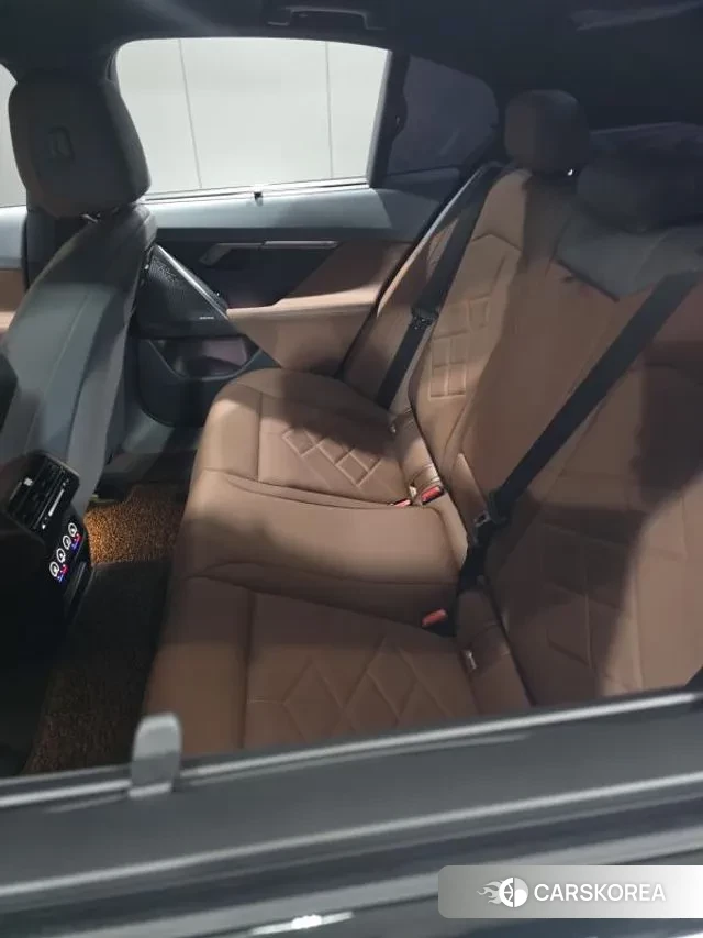 BMW 5 Series (G60) id 3610266 из Кореи 8