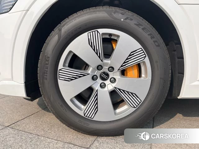 Audi e-tron id 4211772 из Китая 18