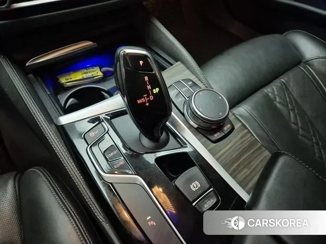 BMW 5 Series (G30) id 3291961 из Кореи 18