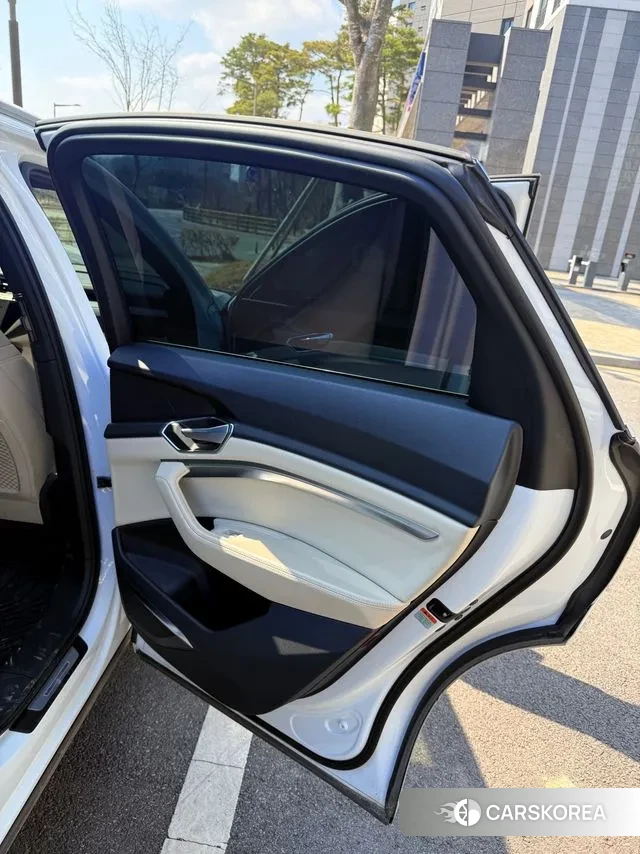 Audi e-Tron id 3443486 из Кореи 14