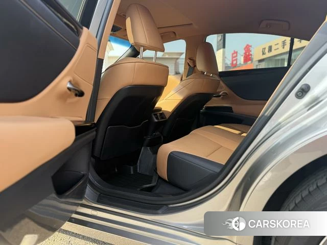 Lexus ES id 4219859 из Китая 8