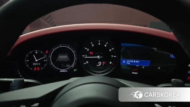 Porsche 911(992) id 4608021 из Кореи 28