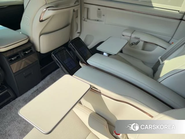 Lexus LM id 4276292 из Китая 25