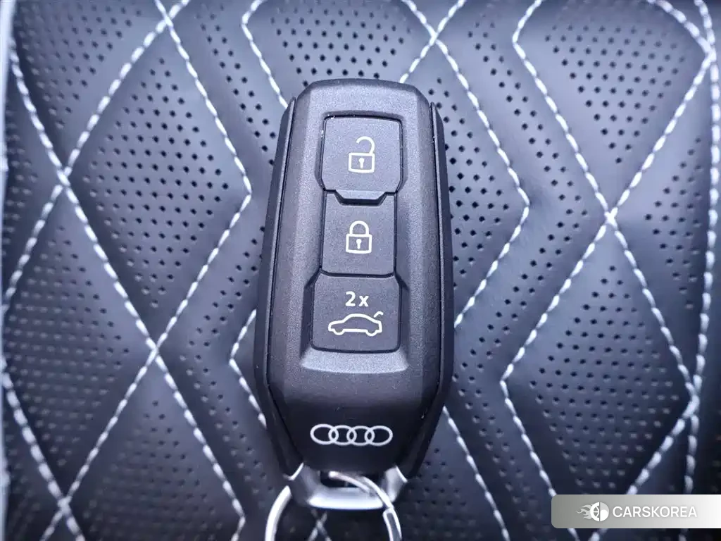 Audi A5L id 4553894 из Китая 23