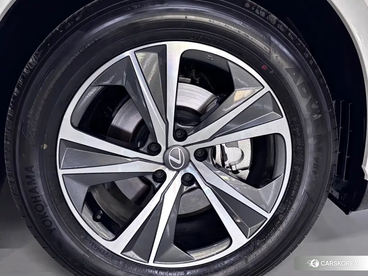 Lexus RX id 4629675 из Китая 8