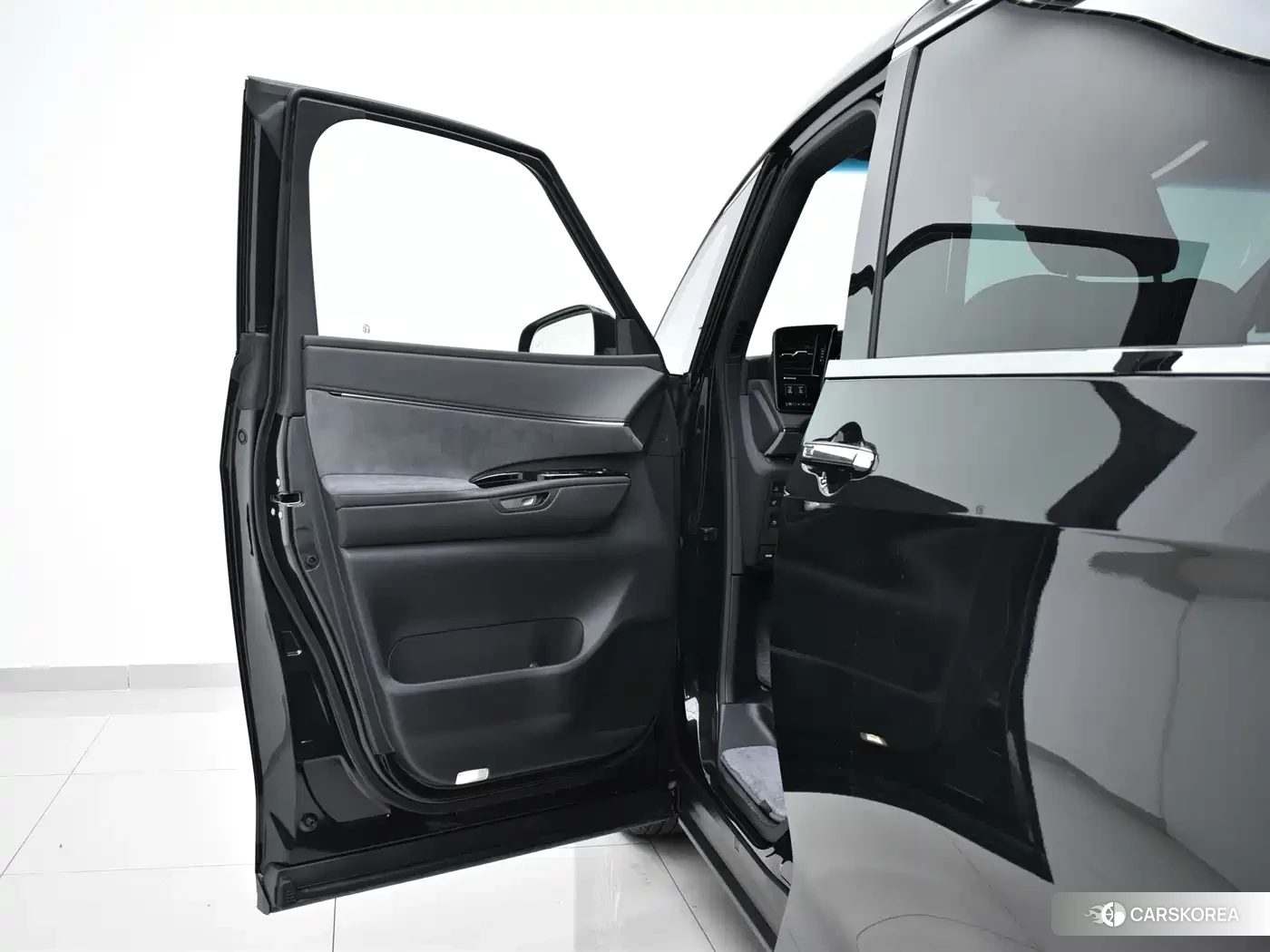 Lexus LM id 4559761 из Китая 24