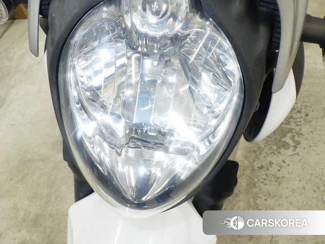 Suzuki GLADIUS 400 id 4205981 из Японии 22