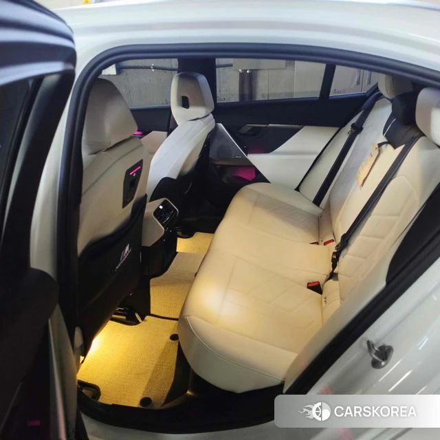 BMW 5 Series (G60) id 4185782 из Кореи 8