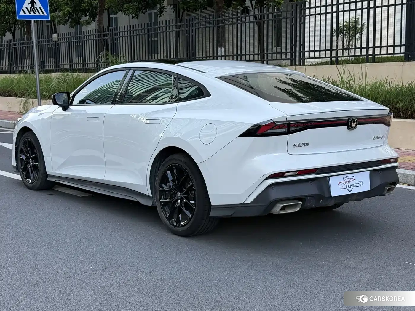 Chang'an Changan UNI-V id 4576460 из Китая 13