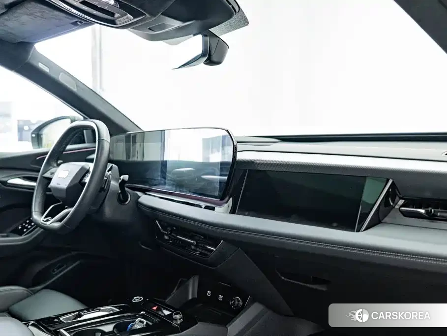 Audi Q6L Sportback id 4601755 из Китая 25