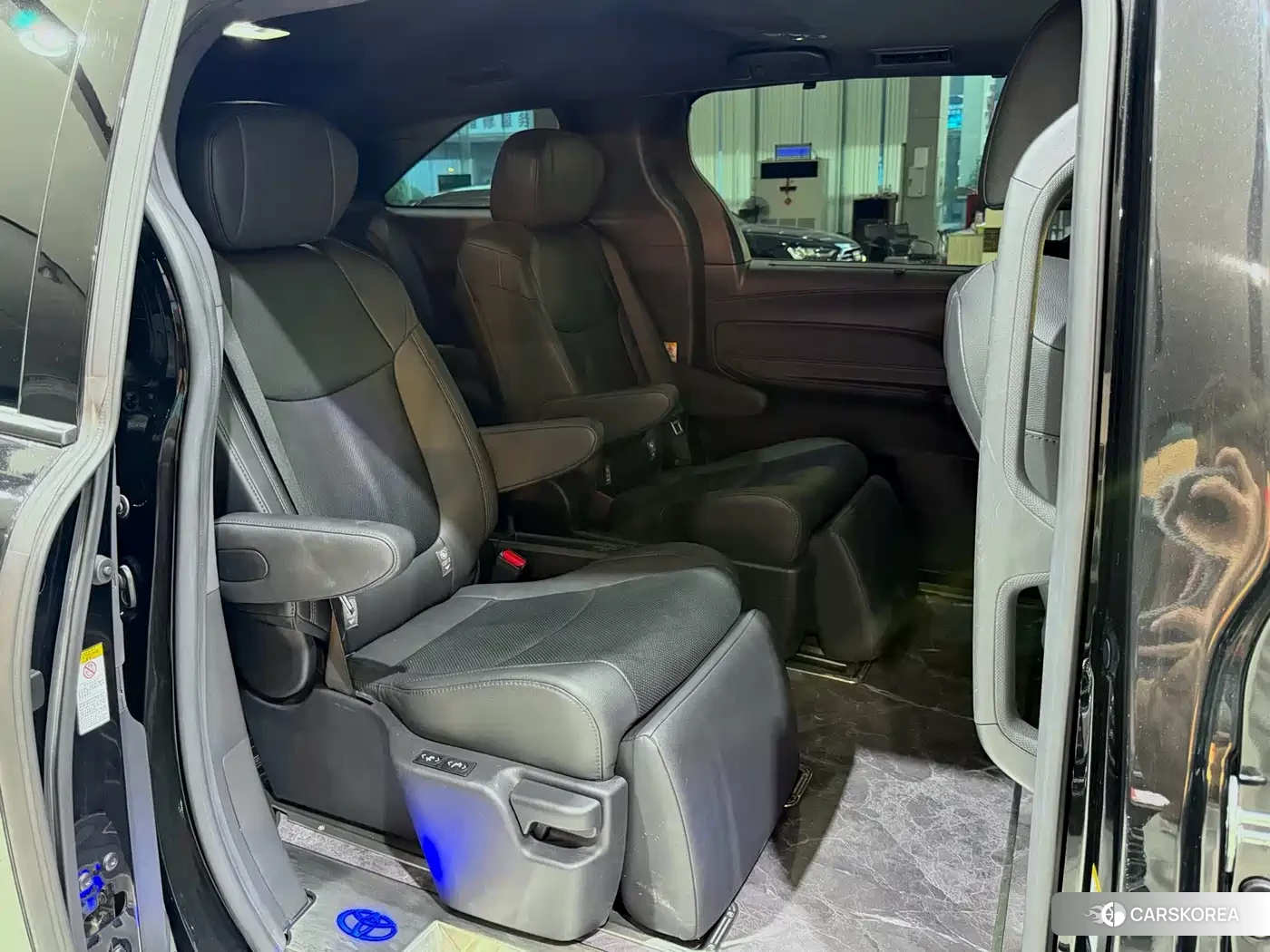 Toyota Sienna id 4583864 из Китая 8