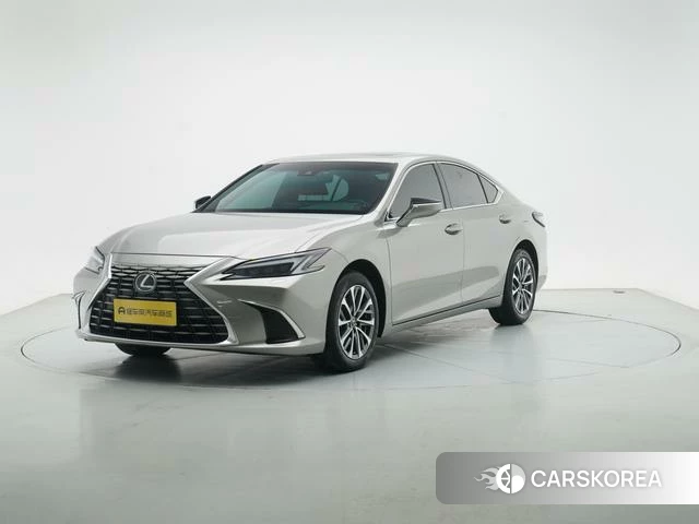 Lexus ES id 4367476 из Китая 26