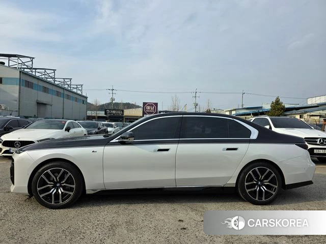 BMW 7 Series (G70) id 3798924 из Кореи 17