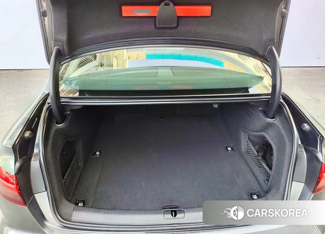 Audi A4L id 4278736 из Китая 9