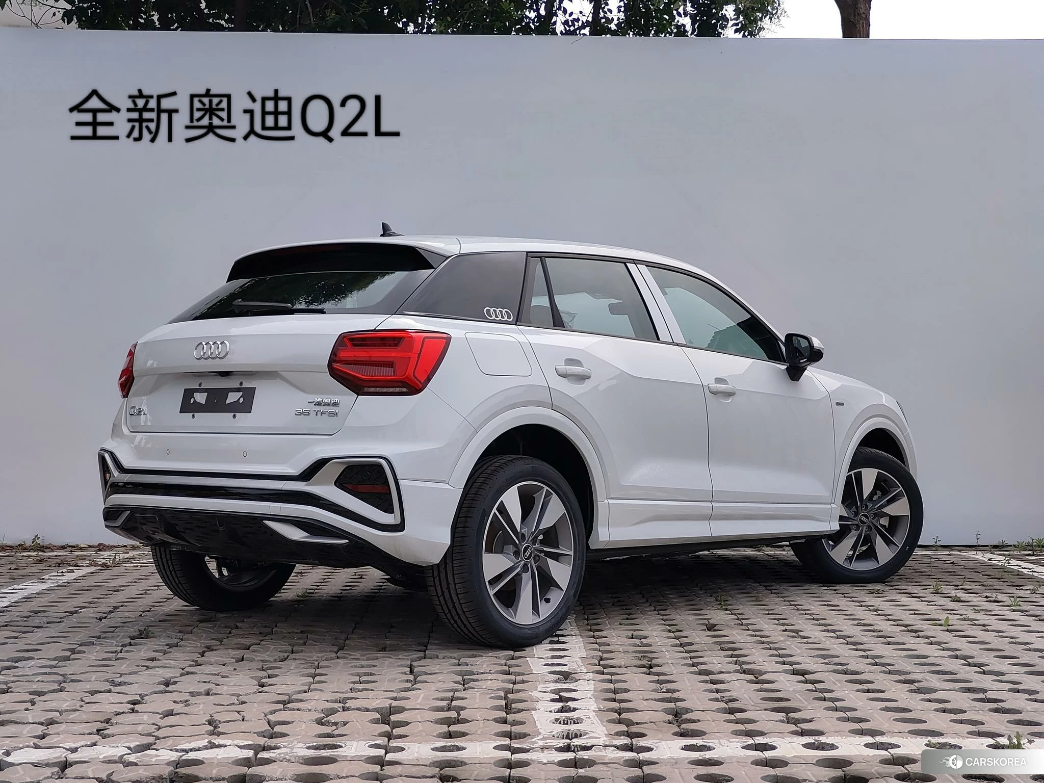 Audi Q2L id 4419361 из Китая 14