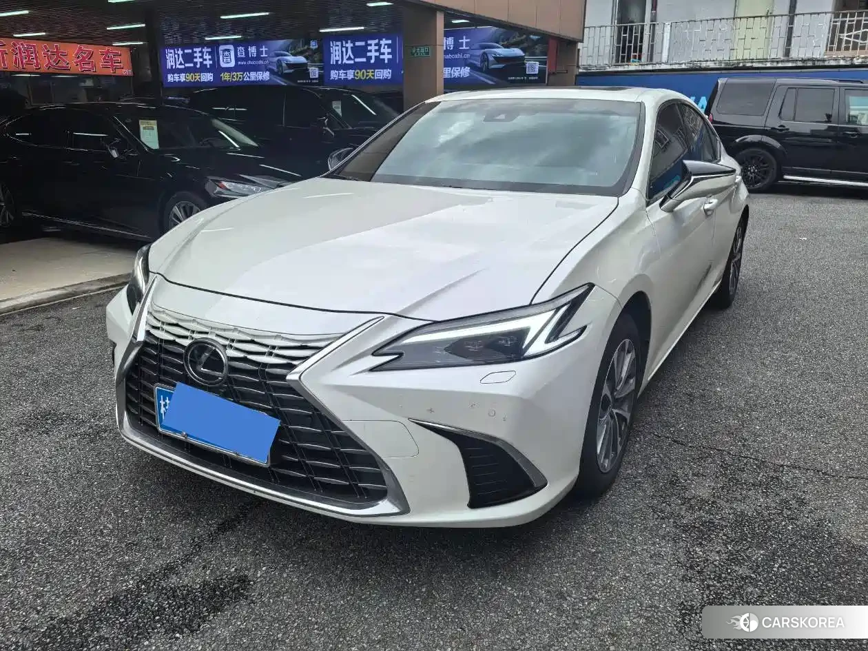 Lexus ES id 4606909 из Китая 8