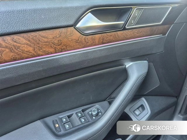 Volkswagen Passat GT (B8) id 4269456 из Кореи 17