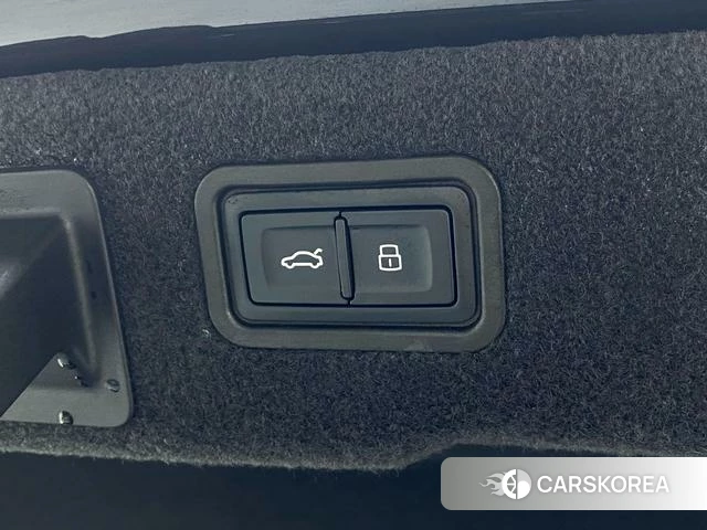 Audi A8 id 4259482 из Китая 9