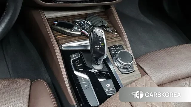 BMW 5 Series (G30) id 3703950 из Кореи 18