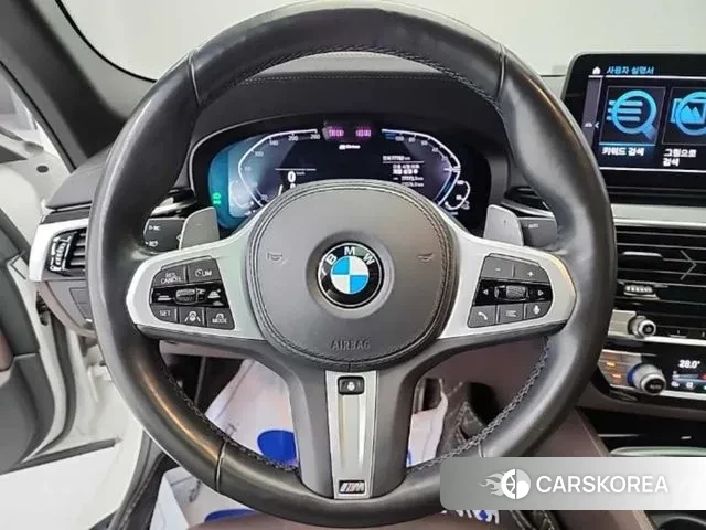 BMW 5 Series (G30) id 3478917 из Кореи 16