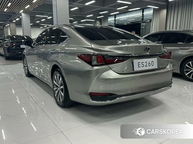 Lexus ES id 4291295 из Китая 10