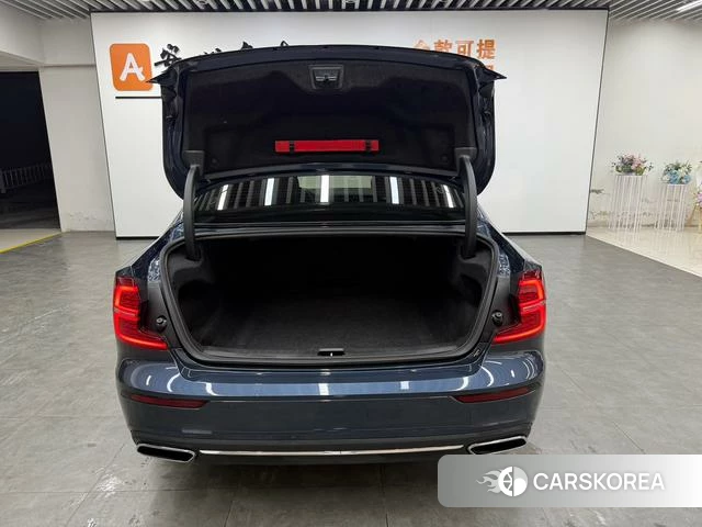 Volvo S60 id 4253611 из Китая 17