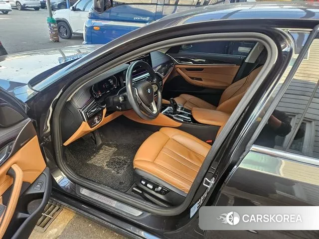 BMW 5 Series (G30) id 3338838 из Кореи 18