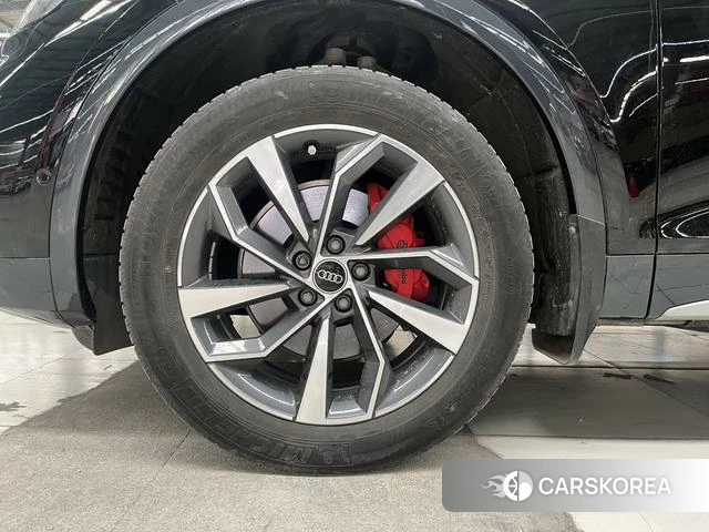 Audi Q5L id 4264184 из Китая 16