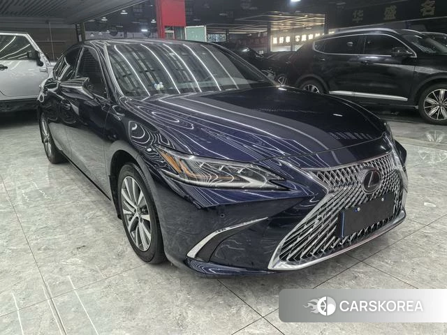 Lexus ES id 4300097 из Китая 24