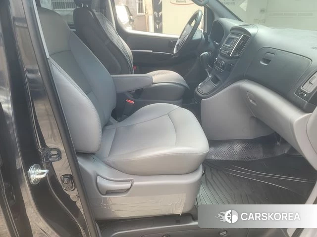 Hyundai The New Grand Starex id 4573904 из Кореи 16