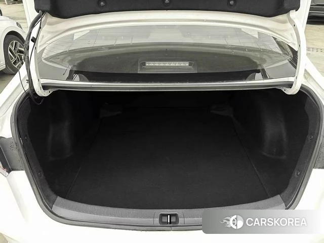 Toyota Corolla id 4261028 из Китая 8