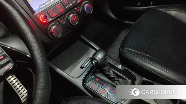 Kia The New K3 id 3303018 из Кореи 18