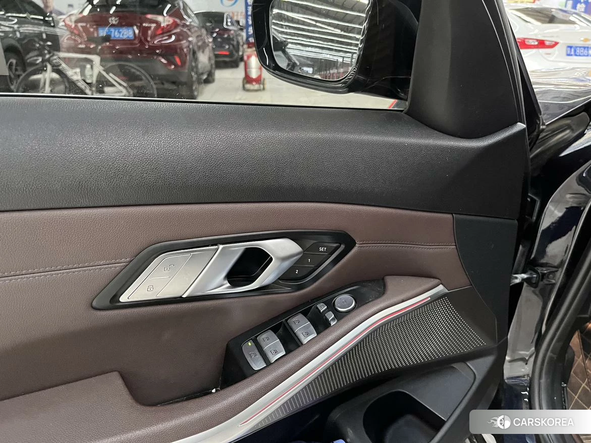 BMW 3 series id 4454448 из Китая 16